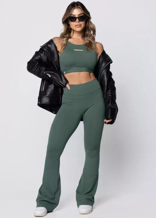 Calça Flare Upside em Poliamida Verde